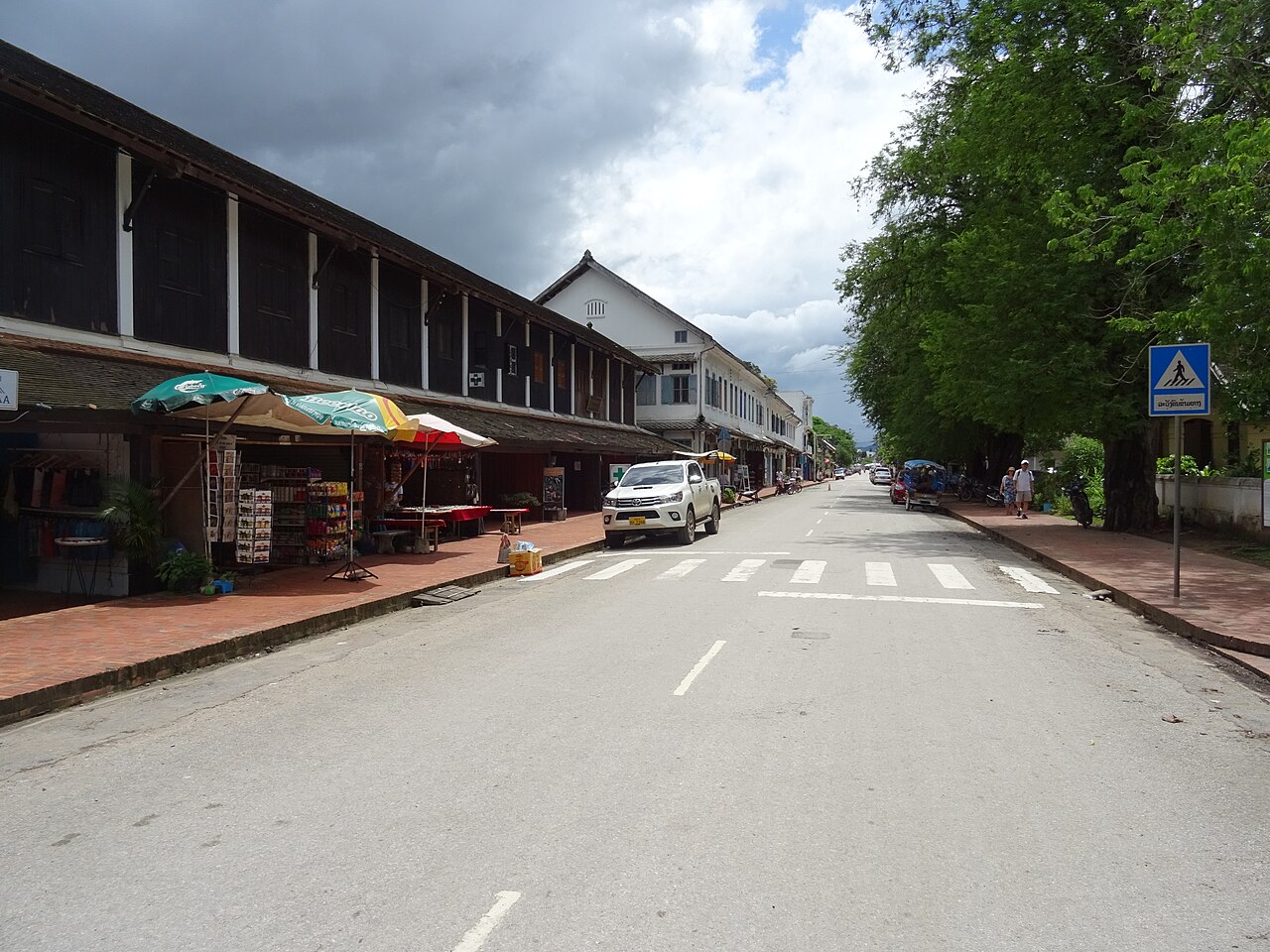 Photo: Christophe95 / Wikimedia Commons, CC BY-SA 4.0 Nam Khan Guesthouse (sample)