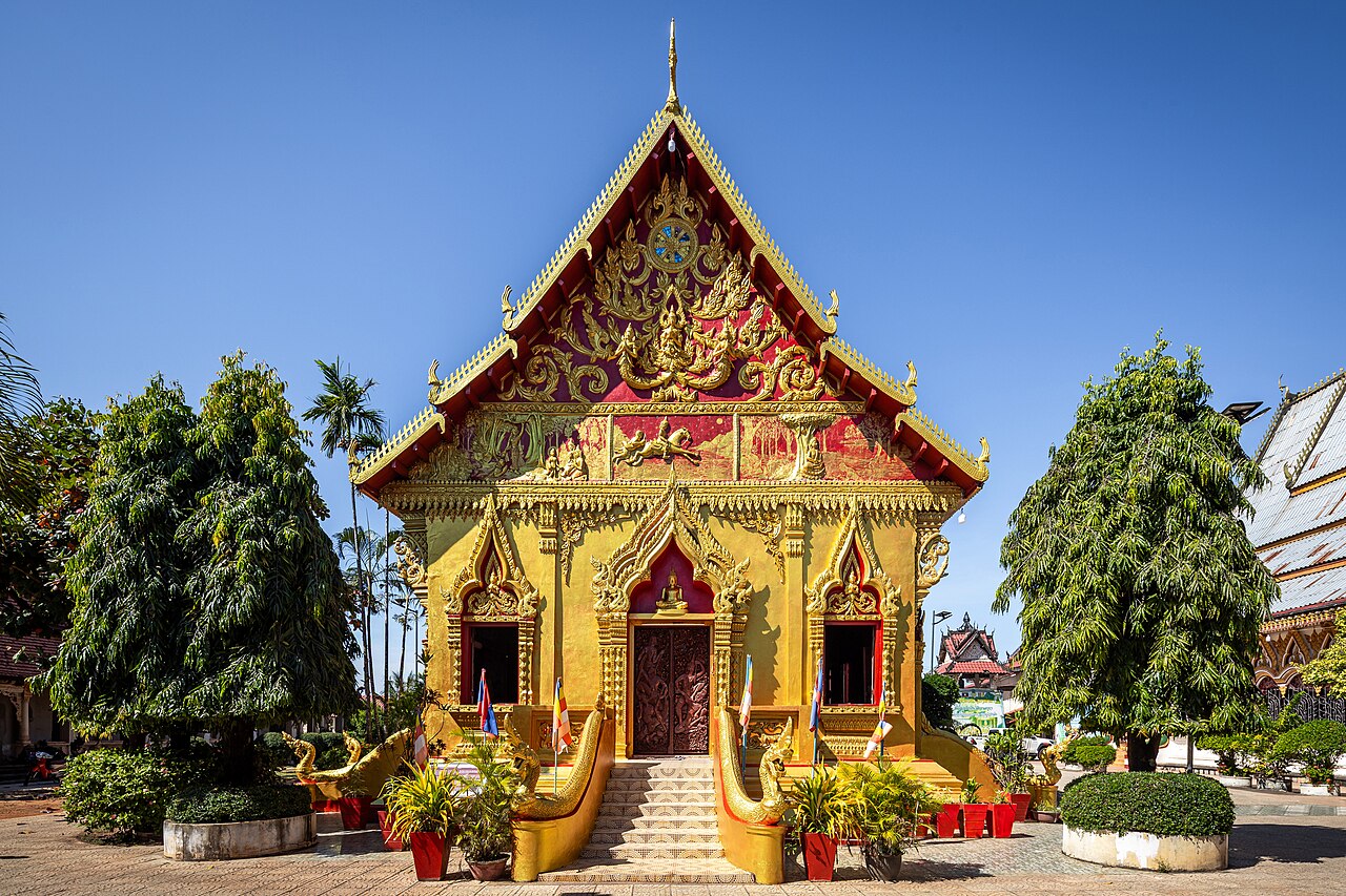 Photo: Supanut Arunoprayote / Wikimedia Commons, CC BY 4.0 วัดหลวงปากเซ
