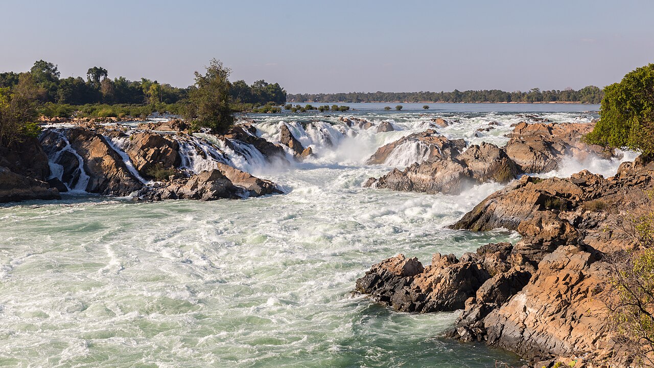 Photo: Basile Morin / Wikimedia Commons, CC BY-SA 4.0 Khone Phapheng Falls