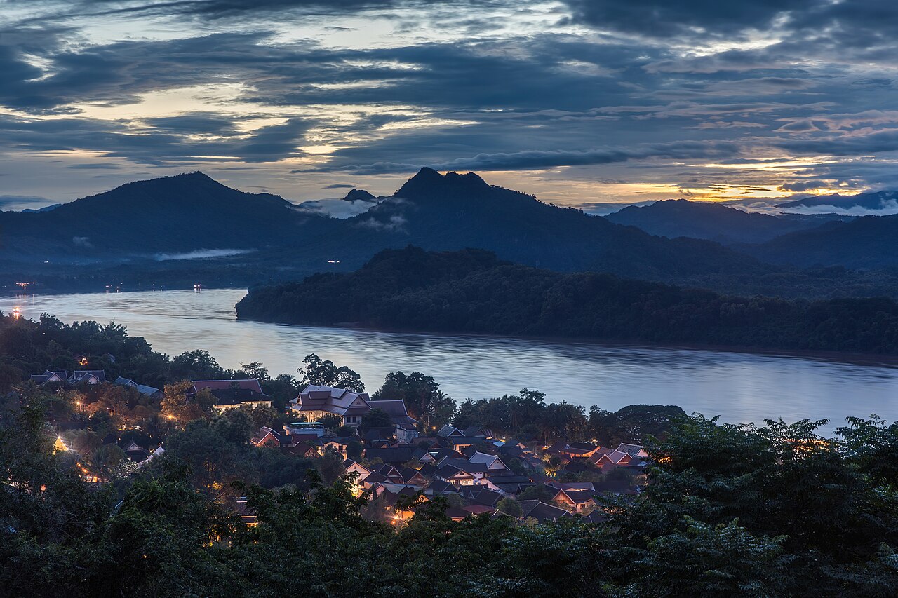 Photo: Basile Morin / Wikimedia Commons, CC BY-SA 4.0 หลวงพระบาง 2 วัน