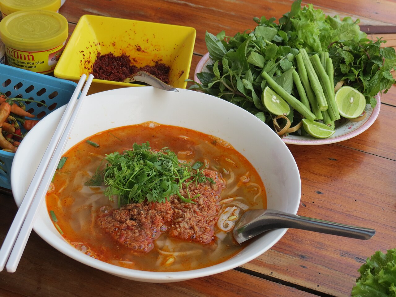 Photo: Mindmaker / Wikimedia Commons, CC BY-SA 4.0 ร้านข้าวเปียกเส้นหัวมุม (ตัวอย่าง)